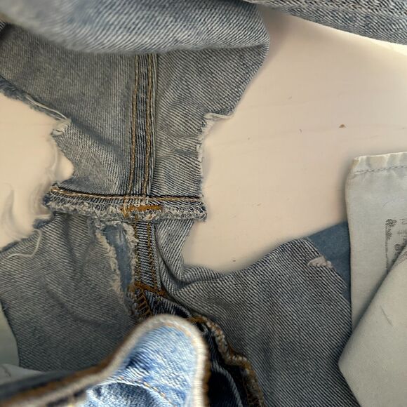 Levis 501 Medium Blue Wash Button Fly Distressed Raw Hem Shorts 34 - Picture 11 of 16